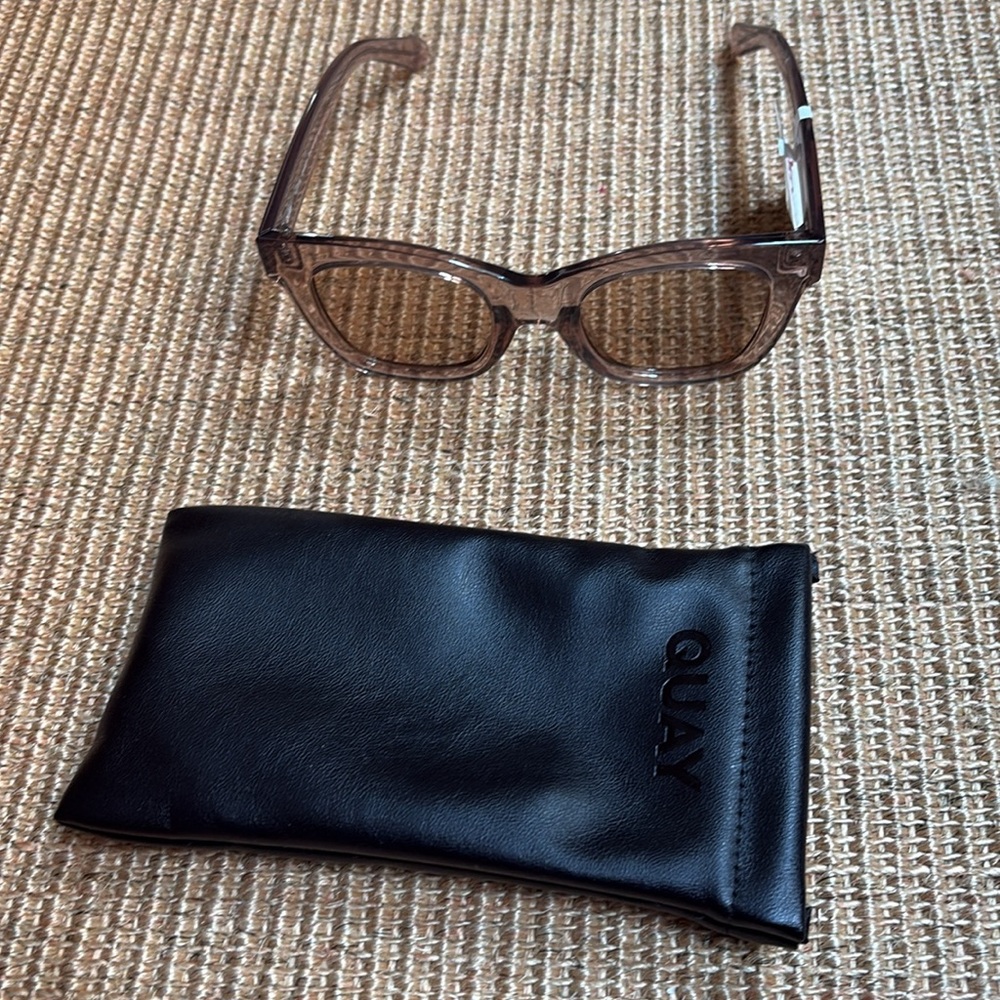 📌 NWT Quay Australia After Hours Crystal Doe Tan Color Sunglasses w/ Black Case - Picture 3 of 9